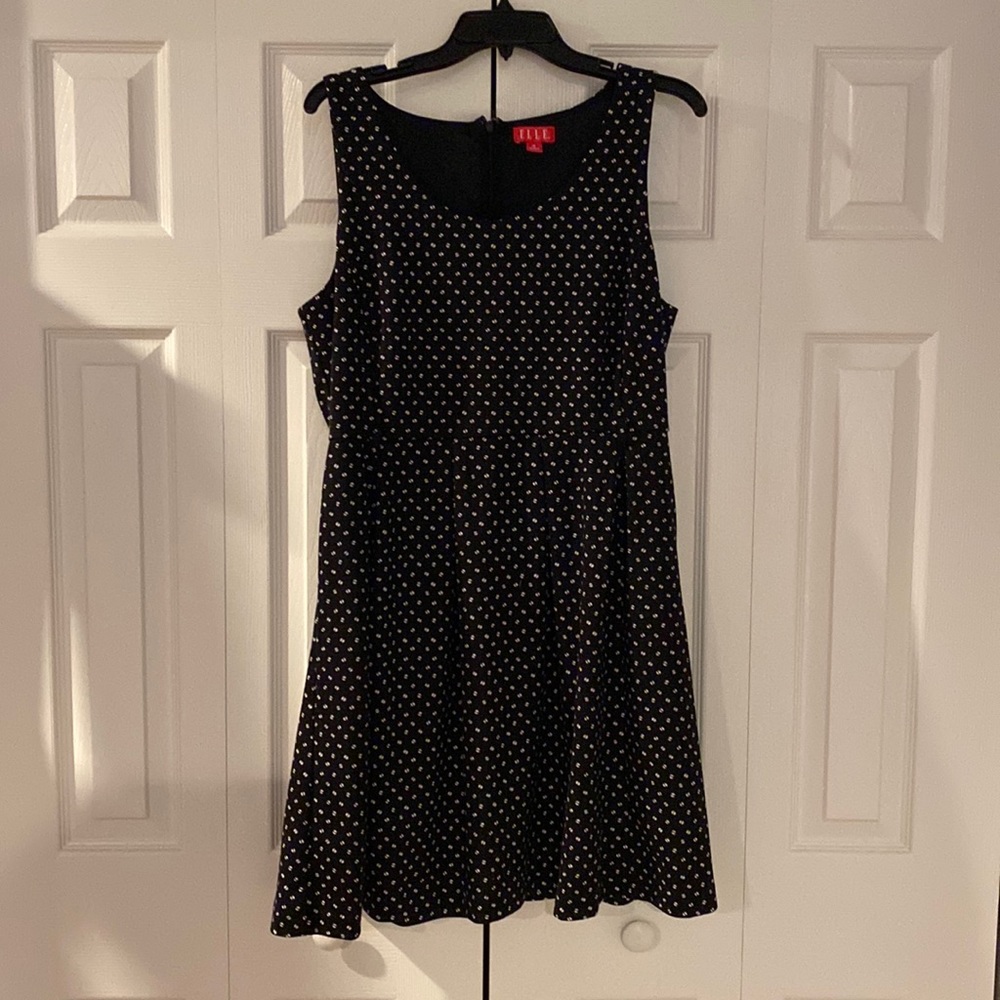 Elle Dress size 16. Black with white design. Has pockets